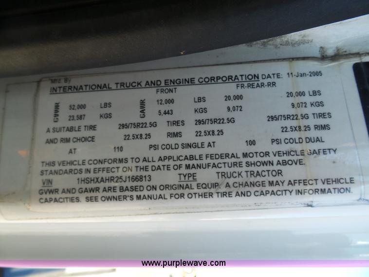 image for item K5493 2005 International TranStar 8600 semi truck