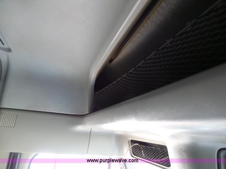 image for item L1509 2005 Freightliner Columbia semi truck