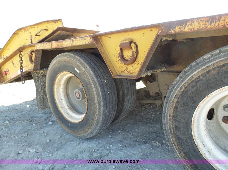 image for item L1510 1997 Dynaweld drop deck trailer