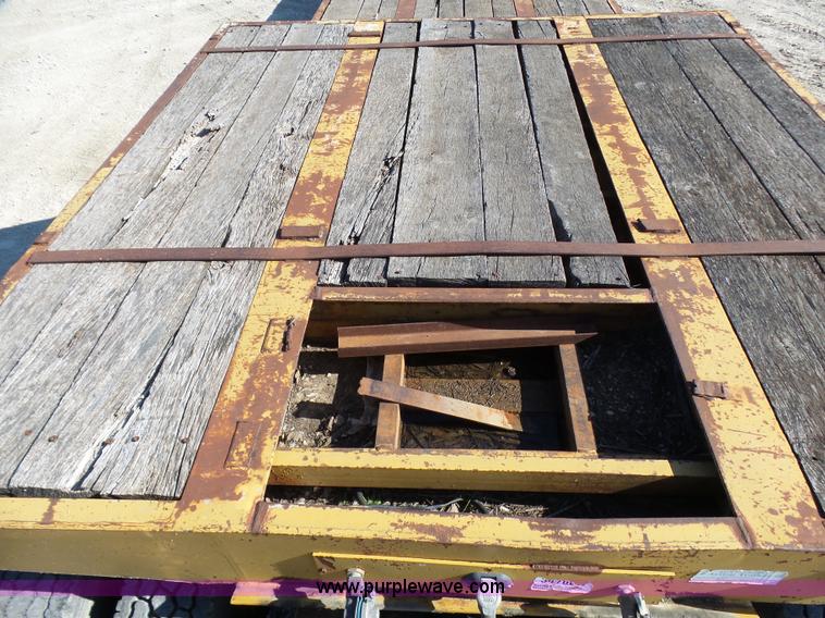 image for item L1510 1997 Dynaweld drop deck trailer