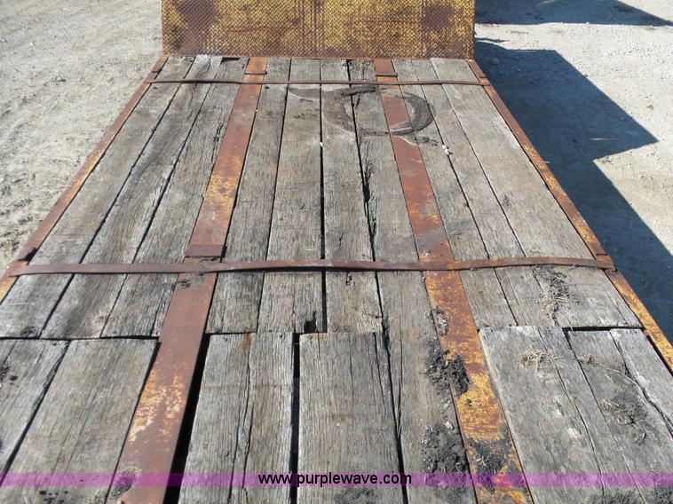 image for item L1510 1997 Dynaweld drop deck trailer