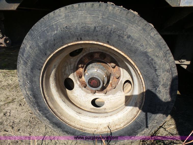 image for item L1511 1987 Transcraft drop deck trailer