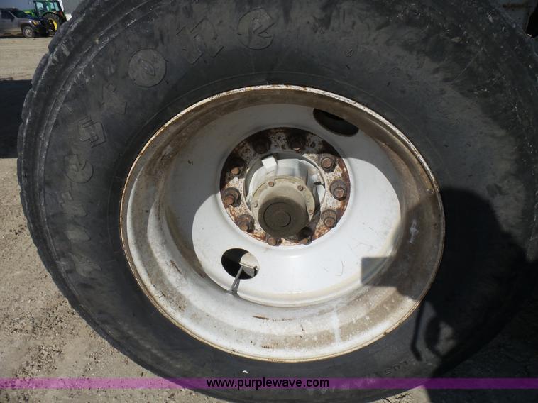 image for item L1513 2007 Ranco bottom dump trailer