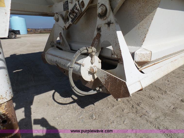 image for item L1513 2007 Ranco bottom dump trailer