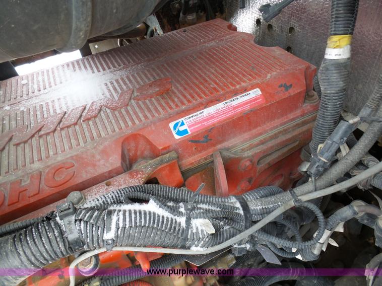 image for item L3005 2007 Kenworth T600 semi truck