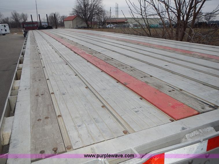 image for item L3617 2004 Transcraft Eagle flatbed trailer