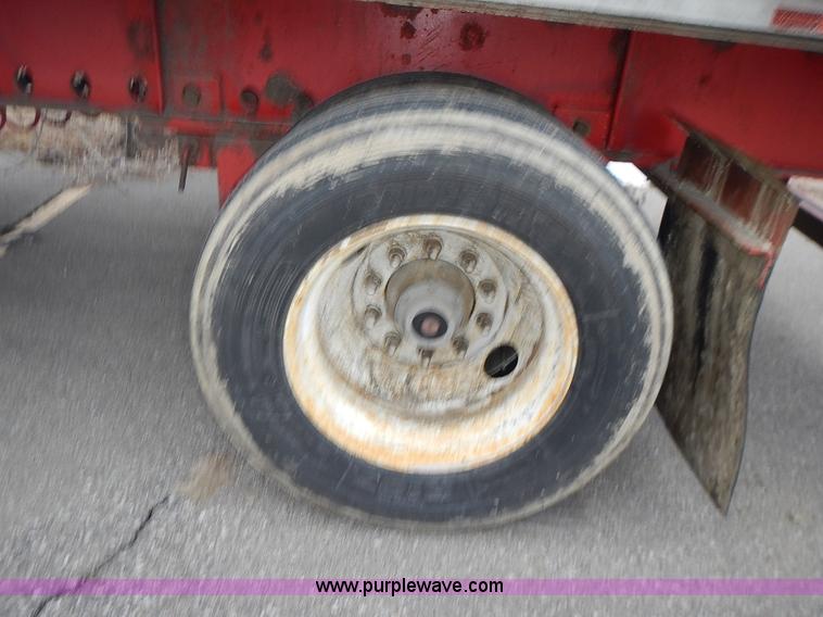 image for item L3617 2004 Transcraft Eagle flatbed trailer