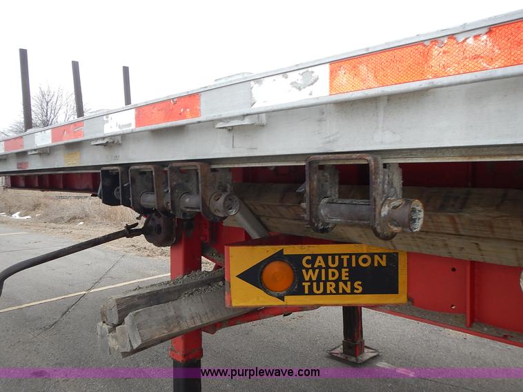 image for item L3617 2004 Transcraft Eagle flatbed trailer