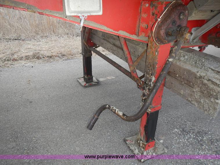 image for item L3617 2004 Transcraft Eagle flatbed trailer