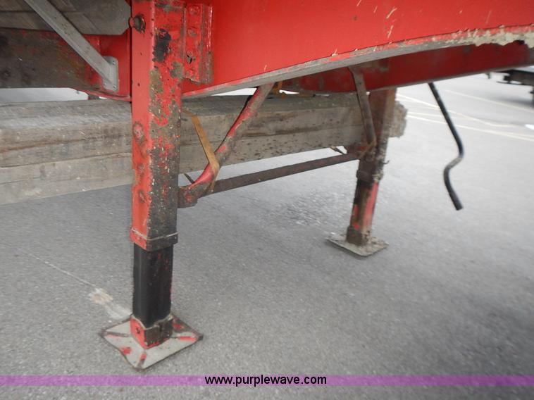 image for item L3617 2004 Transcraft Eagle flatbed trailer