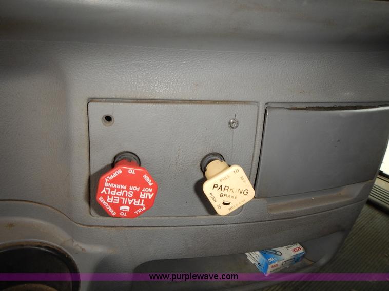 image for item L3619 2010 Peterbilt 387 semi truck