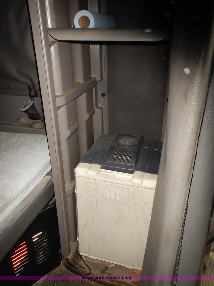 image for item L3619 2010 Peterbilt 387 semi truck