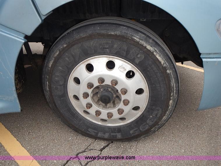 image for item L3619 2010 Peterbilt 387 semi truck