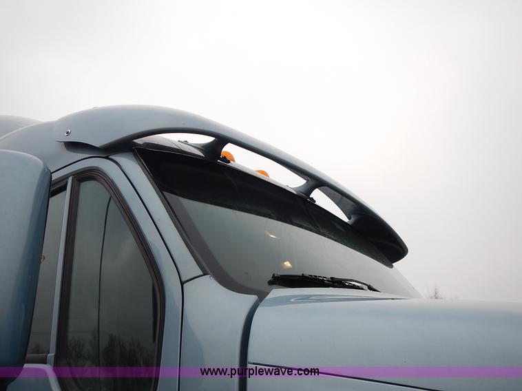 image for item L3619 2010 Peterbilt 387 semi truck