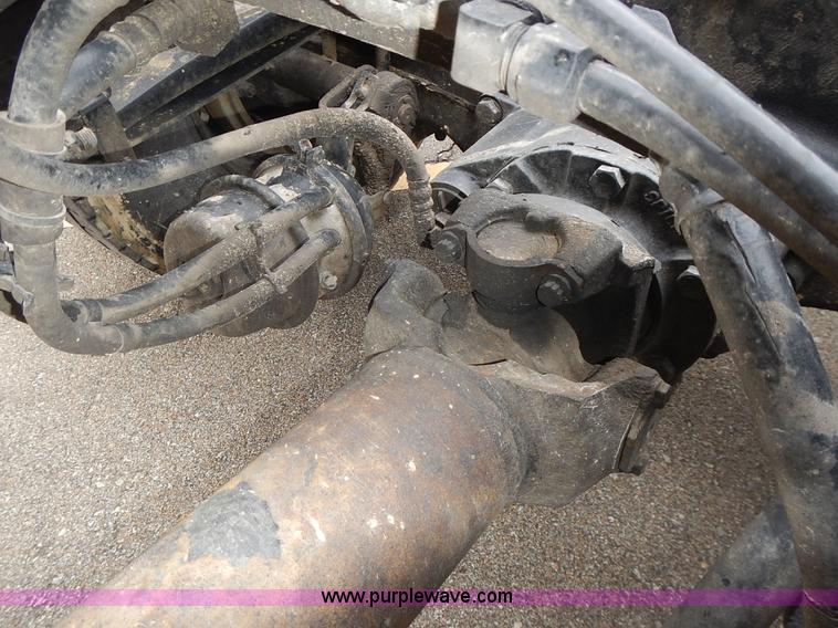 image for item L3619 2010 Peterbilt 387 semi truck