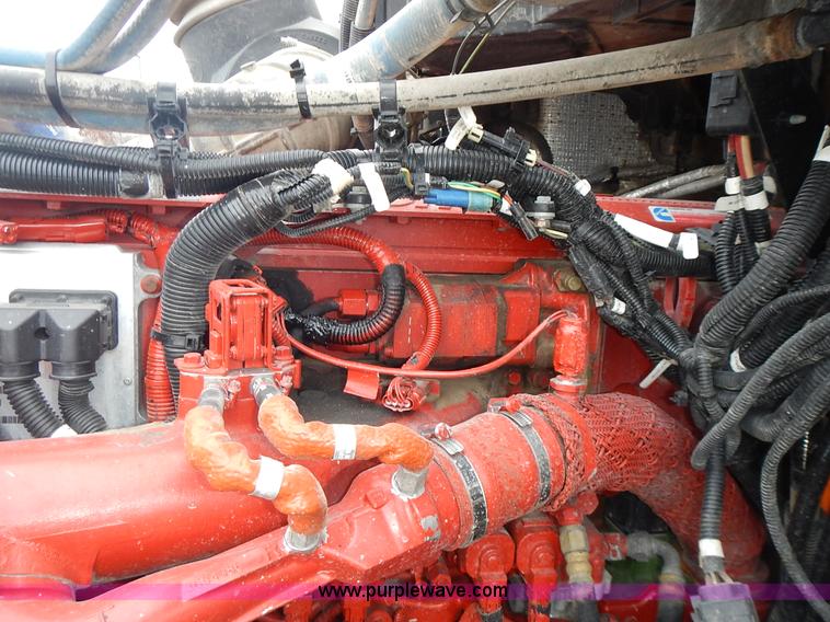 image for item L3619 2010 Peterbilt 387 semi truck