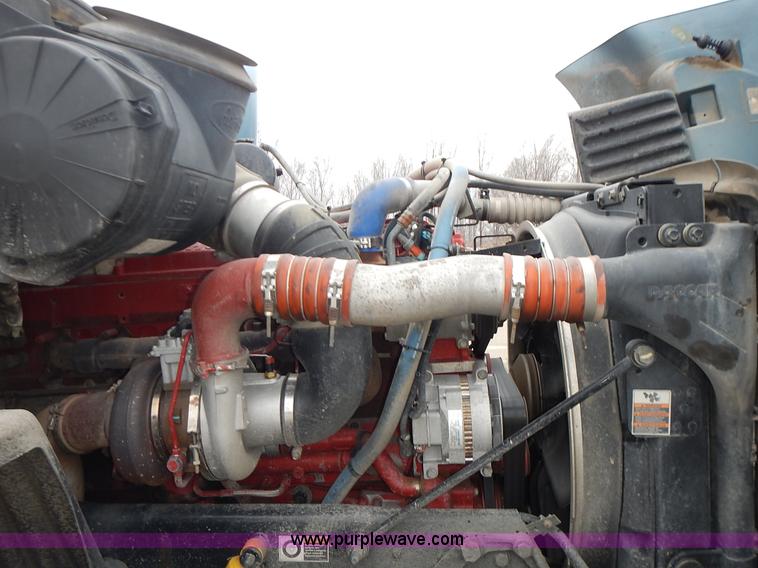 image for item L3619 2010 Peterbilt 387 semi truck