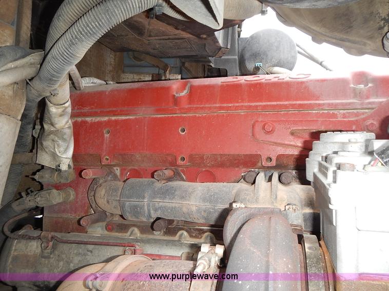 image for item L3619 2010 Peterbilt 387 semi truck