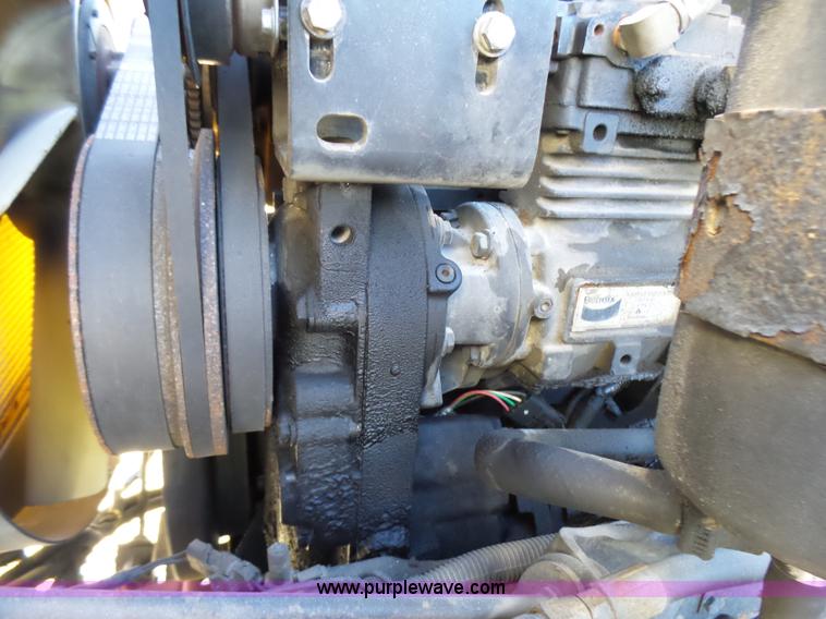 image for item L5398 2003 International 9400i semi truck