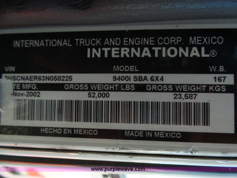 image for item L5398 2003 International 9400i semi truck