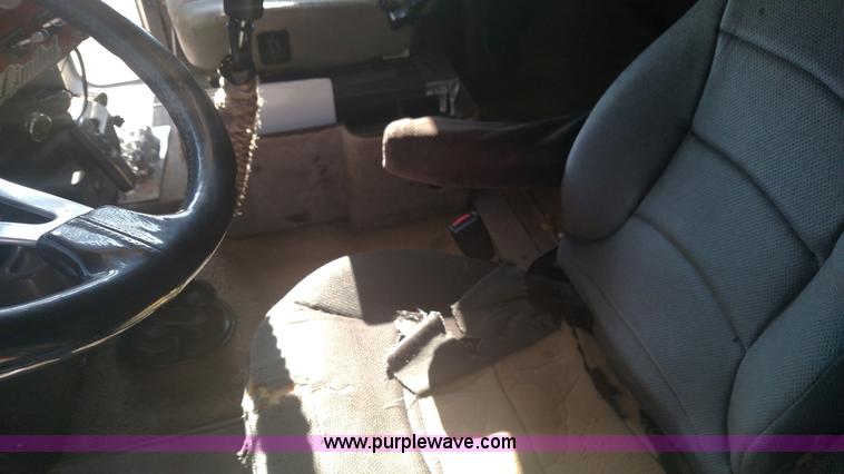 image for item L6094 1995 International F9370 semi truck