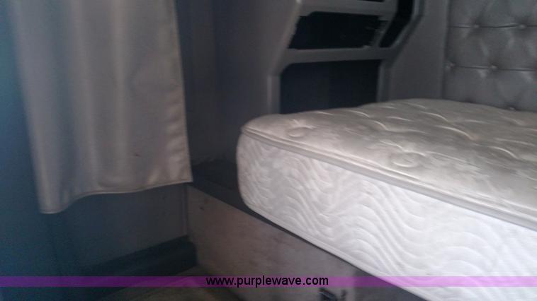 image for item L6094 1995 International F9370 semi truck