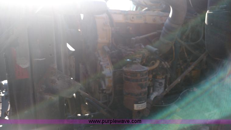 image for item L6094 1995 International F9370 semi truck