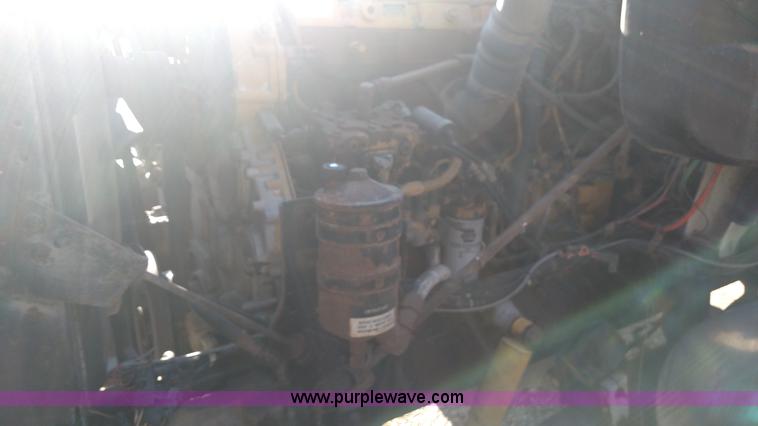 image for item L6094 1995 International F9370 semi truck