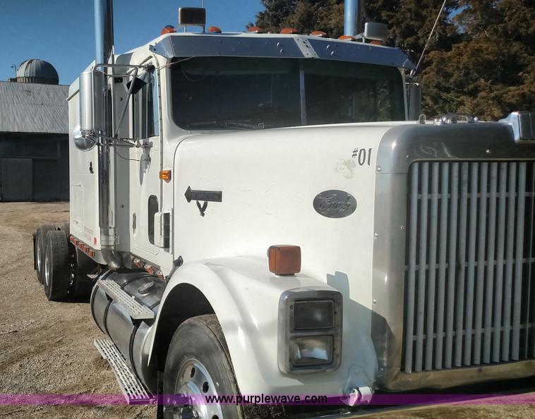 image for item L6094 1995 International F9370 semi truck