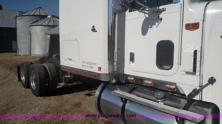 image for item L6094 1995 International F9370 semi truck