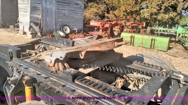 image for item L6094 1995 International F9370 semi truck