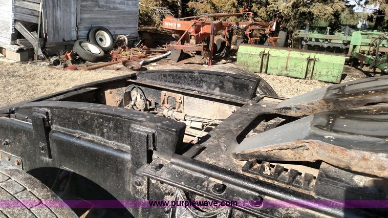 image for item L6094 1995 International F9370 semi truck