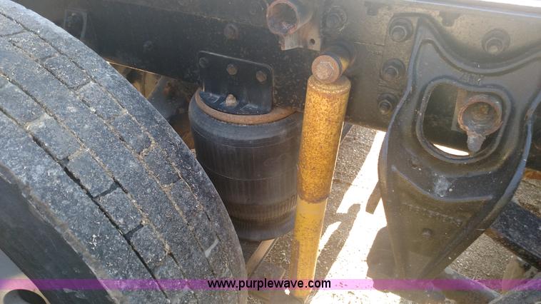 image for item L6094 1995 International F9370 semi truck