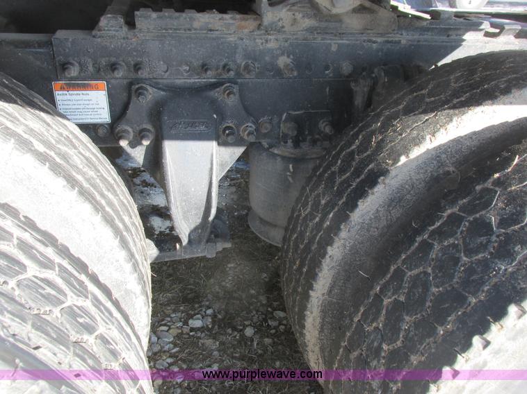 image for item L7001 2010 Freightliner Cascadia semi truck