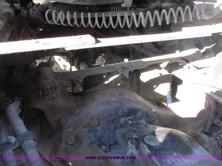 image for item L7001 2010 Freightliner Cascadia semi truck