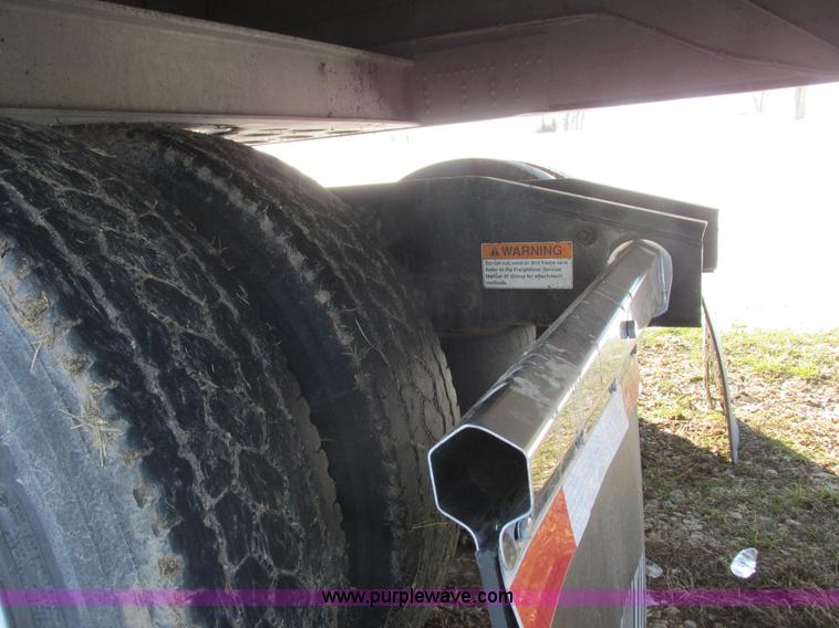 image for item L7001 2010 Freightliner Cascadia semi truck