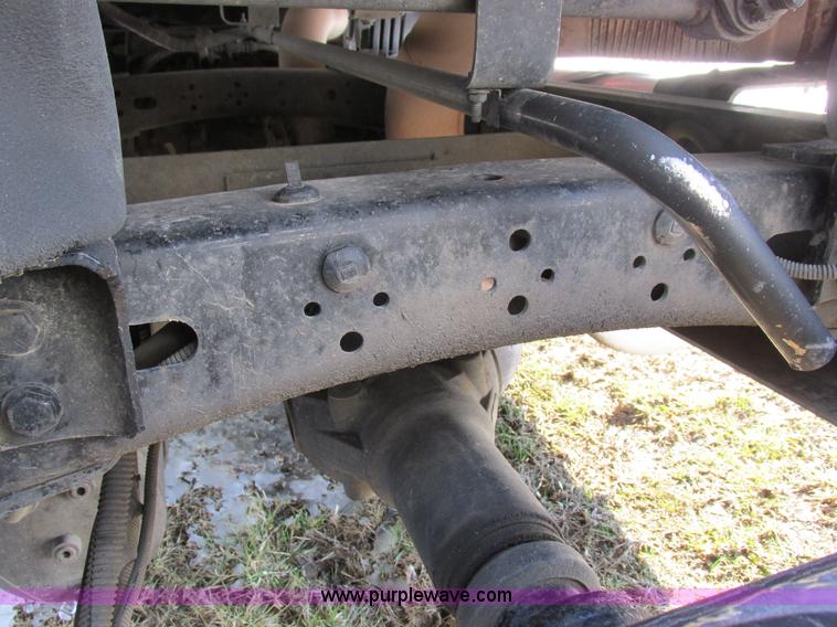 image for item L7001 2010 Freightliner Cascadia semi truck