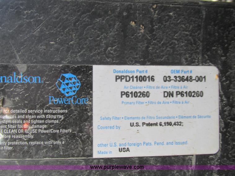 image for item L7001 2010 Freightliner Cascadia semi truck