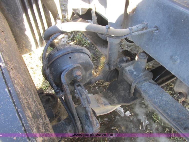 image for item L7001 2010 Freightliner Cascadia semi truck