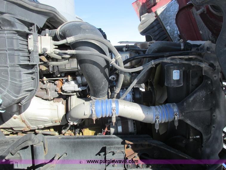 image for item L7001 2010 Freightliner Cascadia semi truck