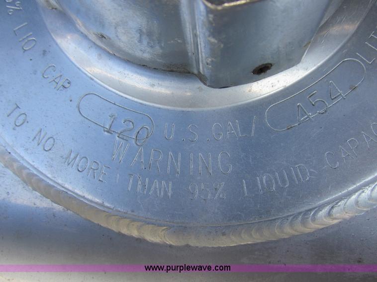 image for item L7001 2010 Freightliner Cascadia semi truck