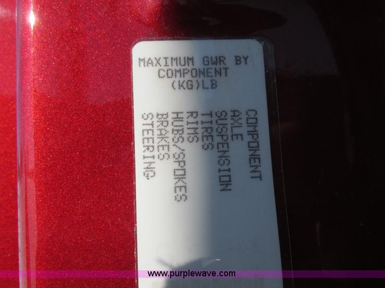 image for item L7001 2010 Freightliner Cascadia semi truck