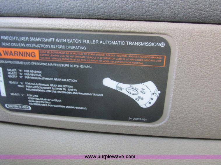 image for item L7001 2010 Freightliner Cascadia semi truck