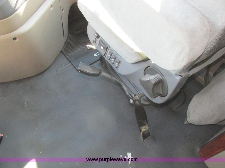 image for item L7001 2010 Freightliner Cascadia semi truck