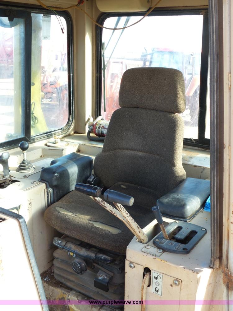 image for item G7103 1992 Caterpillar D5H XL Series II dozer