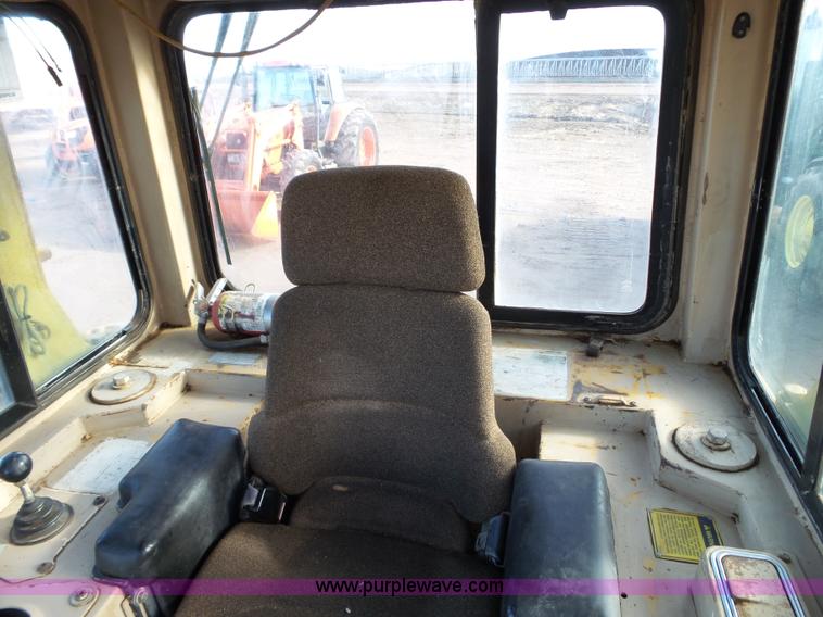 image for item G7103 1992 Caterpillar D5H XL Series II dozer
