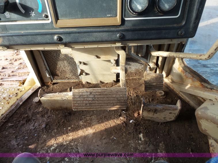 image for item G7103 1992 Caterpillar D5H XL Series II dozer