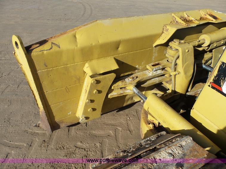 image for item G7103 1992 Caterpillar D5H XL Series II dozer