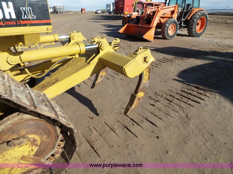 image for item G7103 1992 Caterpillar D5H XL Series II dozer