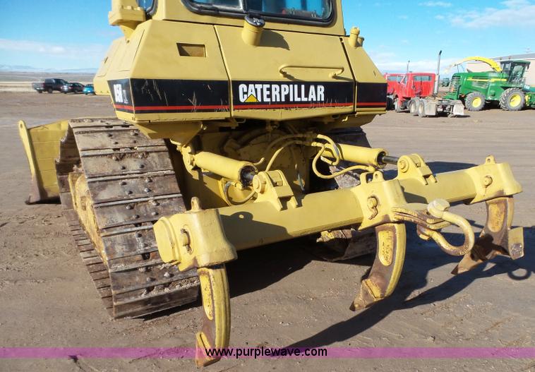 image for item G7103 1992 Caterpillar D5H XL Series II dozer